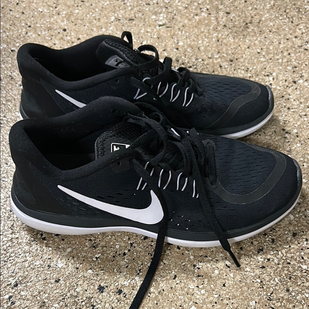 Nike Black and White Athletic Shoes